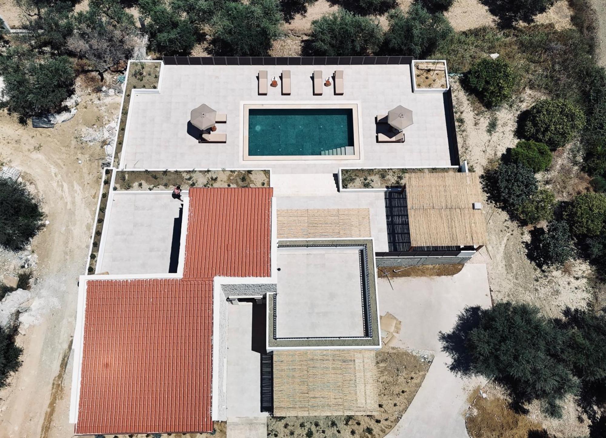 Elia Villa *
